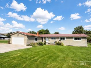 678 N Elmore Ave, Glenns Ferry, ID 83623