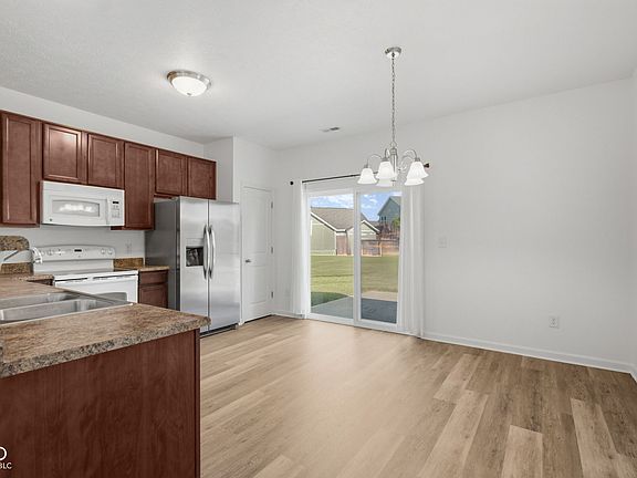 5th image of 15270 Atkinson Dr