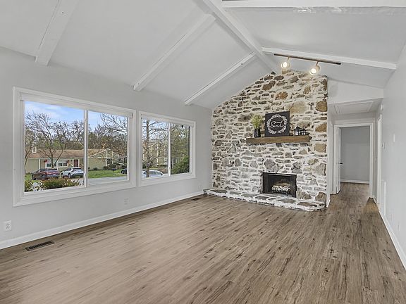 4th image of 830 Todd Preis Dr