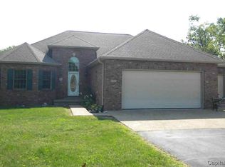 4 Buckhorn Cir, Jacksonville, IL 62650