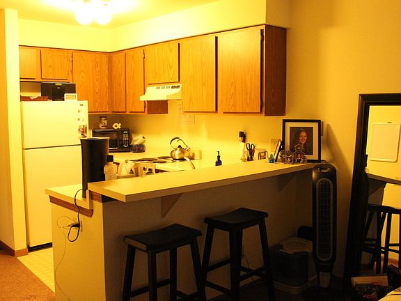 5th image of 2026 Londonderry Dr APT 115