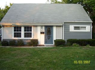 32 Lynnhaven Dr, Dayton, OH 45431