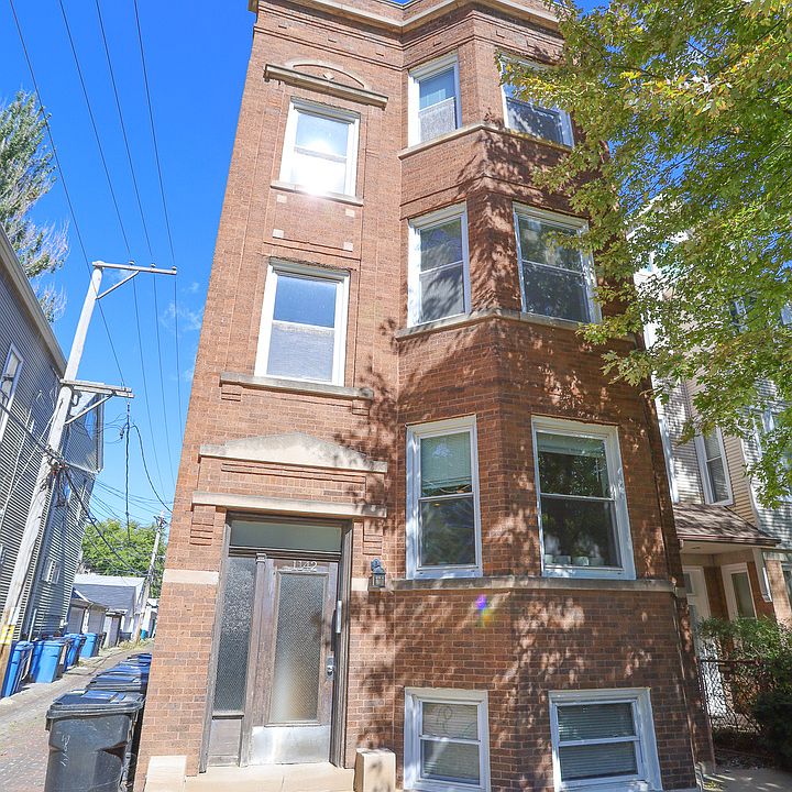 1st image of 1142 W Wellington Ave APT 1R
