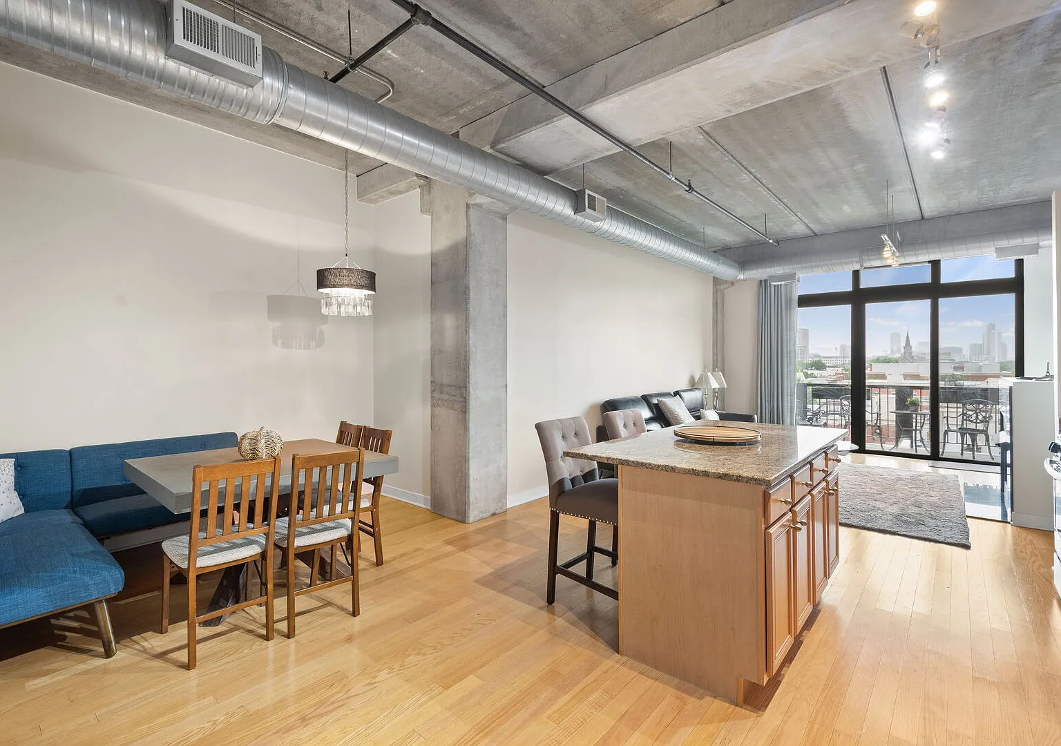 2 bed, 1181 sqft, $3,400 — Photo 3