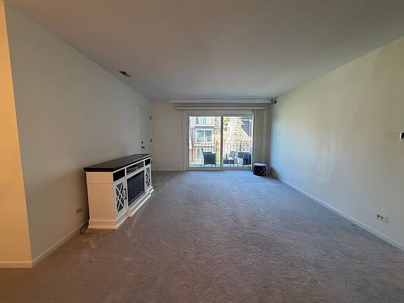 4th image of 1905 W Golf Rd APT 2A