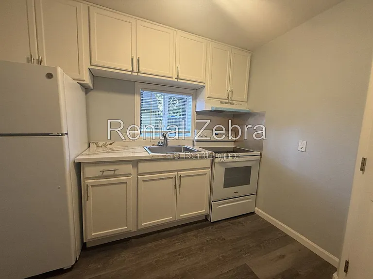 8301 Trout Ave #9 — Photo 7
