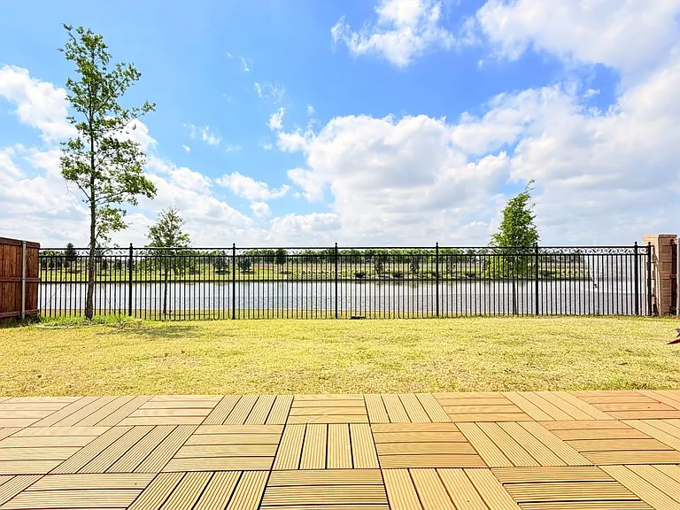 3008 Watterloo Ln — Photo 4