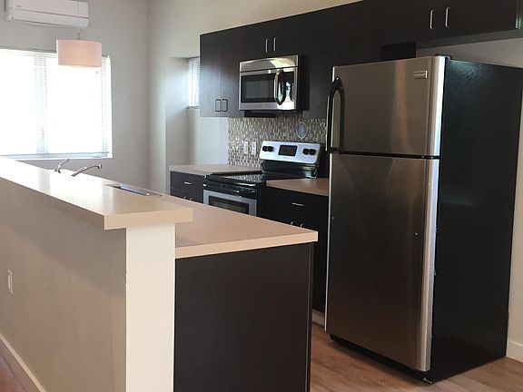 3rd image of 2122 Lead Ave SE APT B