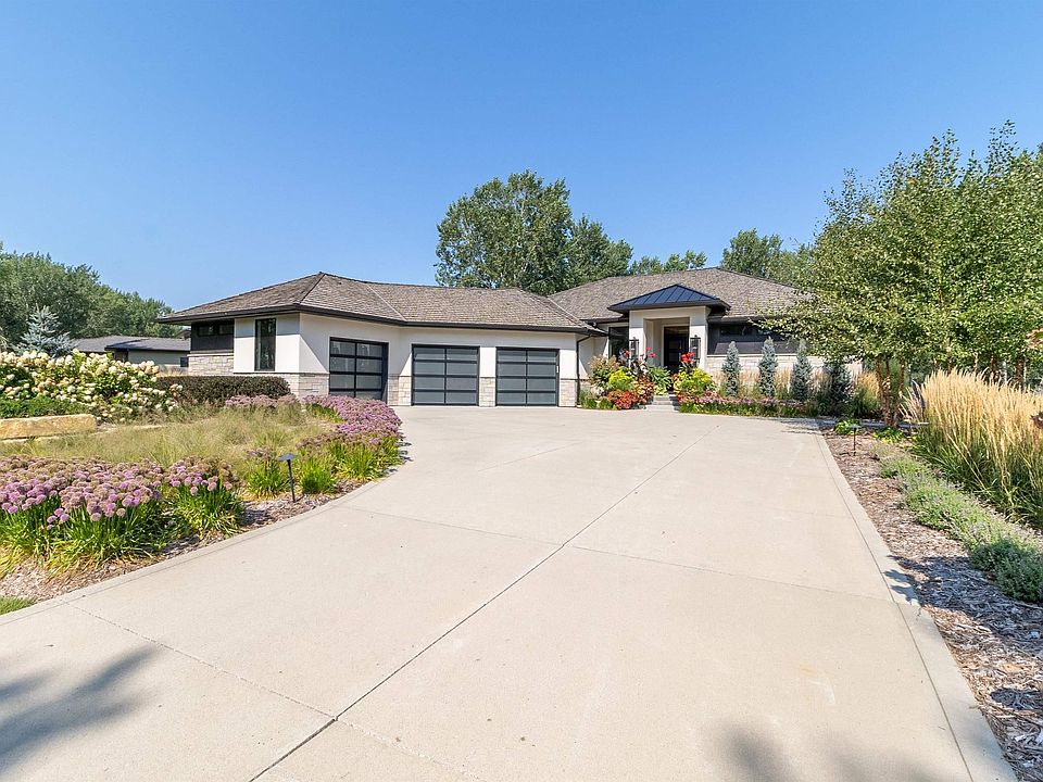1st image of 975 Wynstone Dr