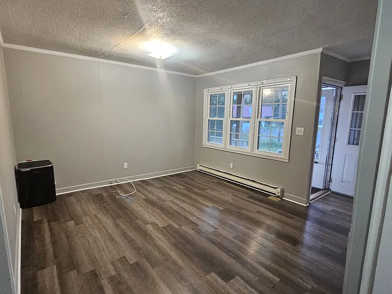101 Sibbie Ct — Photo 4