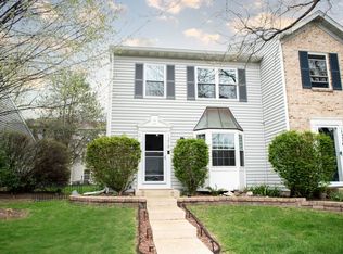 1378 Arlington Ct, Geneva, IL 60134