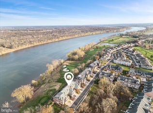 18302 Fairway Oaks Sq, Leesburg, VA 20176