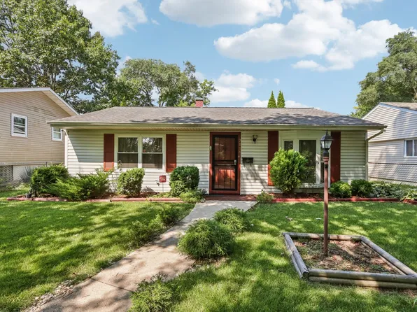 2114 Hermon Ave, Zion, IL 60099