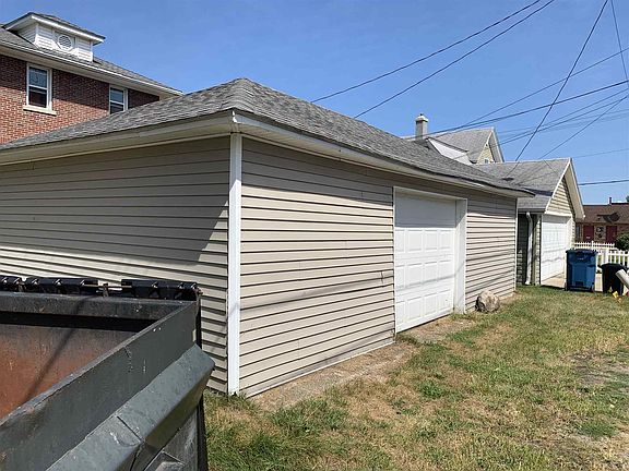 5th image of 411 W Grove St