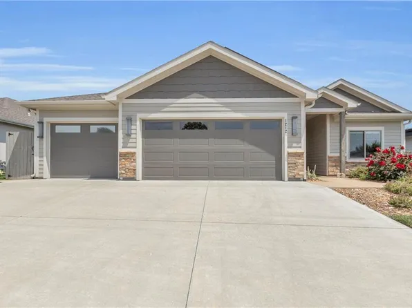 1212 Juniper Ln, Lawrence, KS 66049