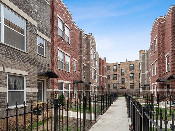 2nd image of 4645 S Lake Park Ave Unit D