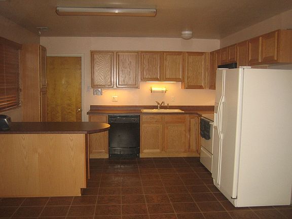 3rd image of 2914 Bel Air Ct NE