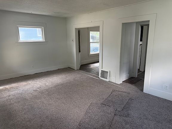 2nd image of 215 Allies St