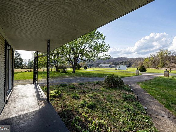 3rd image of 4881 Ida Rd