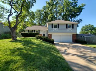 9261 Wedd Dr, Overland Park, KS 66212