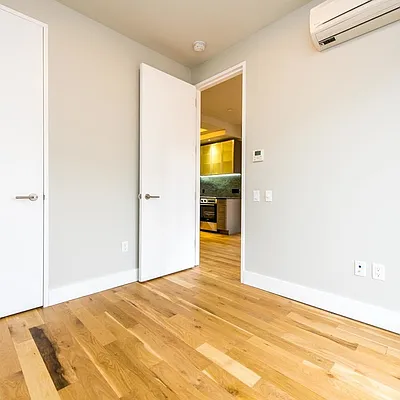 Rented by Nooklyn NYC LLC | media 43