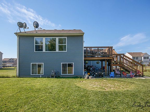 3rd image of 7571 Mountain Pine Dr NE