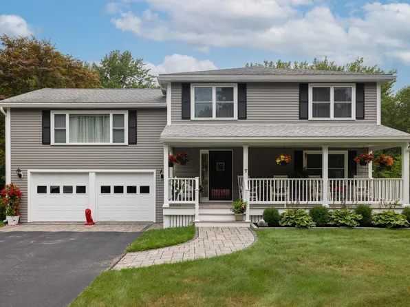 7 Lane Avenue, Greenland, NH 03840