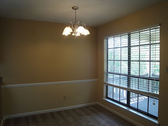 4th image of 608 Wilson Ave APT D