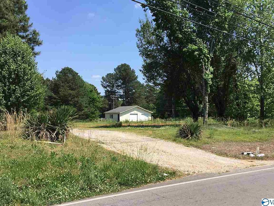 2nd image of 543 Indian Creek Rd