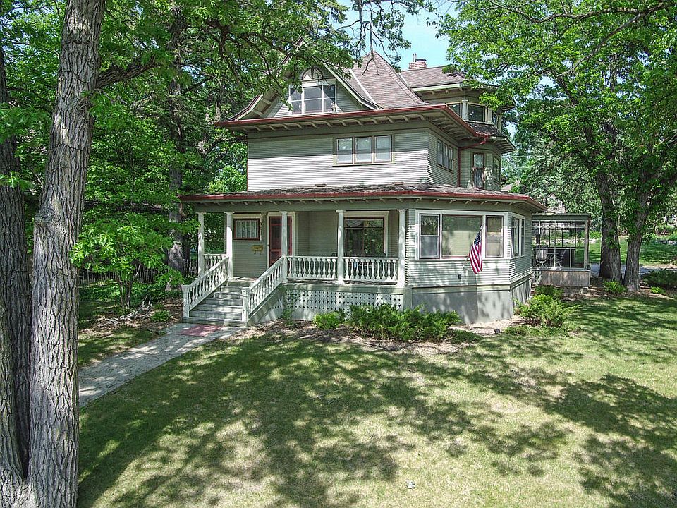 1st image of 510 E Lakeside Dr