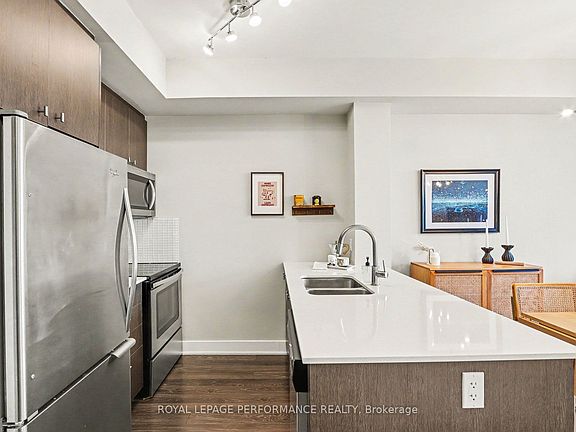 5th image of 118 Holmwood Ave #1008
