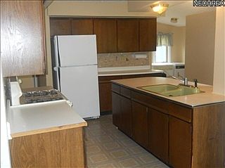 2nd image of 37 Lake Lawn Dr