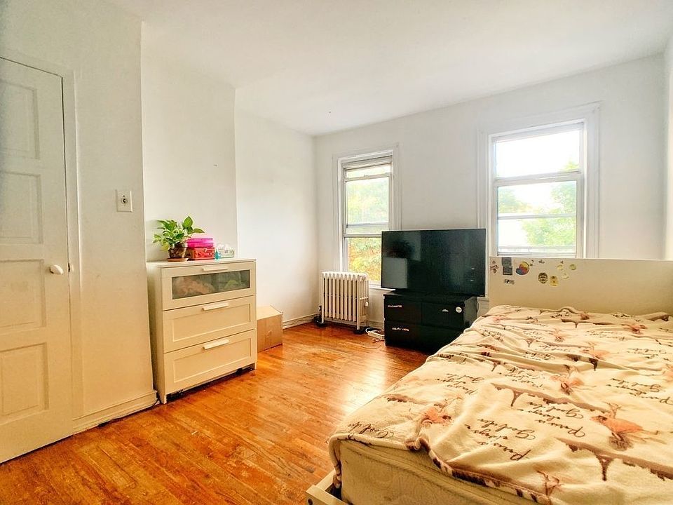 1st image of 298 15th St APT 3