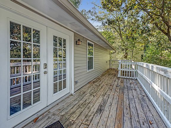 5th image of 213 Honeysuckle Way