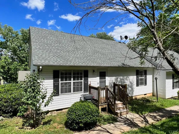 718 Baltimore Ave, Bedford, VA 24523