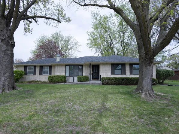1606 N 8th Ave E, Newton, IA 50208