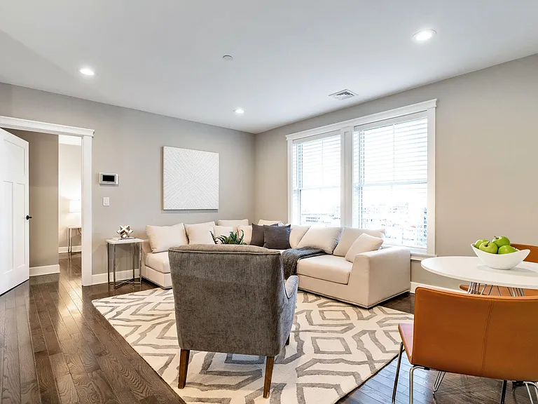 312 Spring St #402 — Photo 16