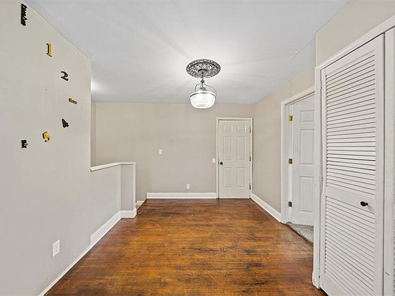 4th image of 10905 E 47th St