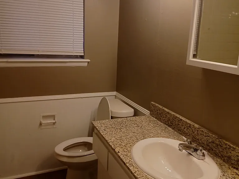 2329 Flair Dr — Photo 7