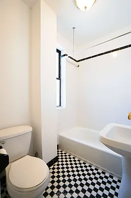 Rented by City Connections Realty | media 32