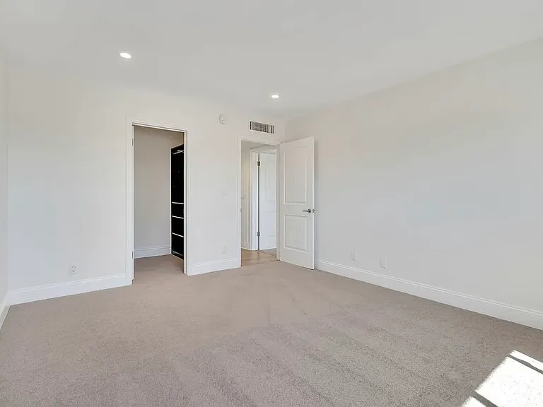 929 S Bedford St #302 — Photo 23