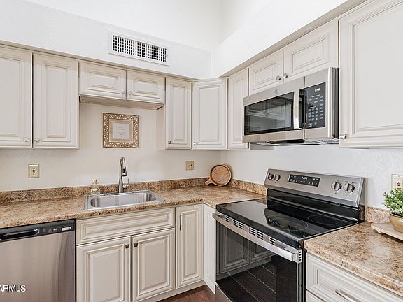 5th image of 16492 N 67TH Drive