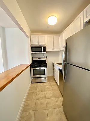 Rented by CMV Realty Inc. | media 31