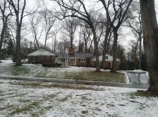 3723 Darlington Rd N, Bloomfield Hills, MI 48301