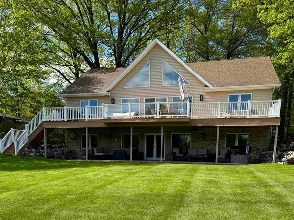 4271 Rose Ln, Gladwin, MI 48624