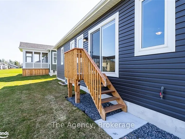 27 Stother Cres — Photo 37