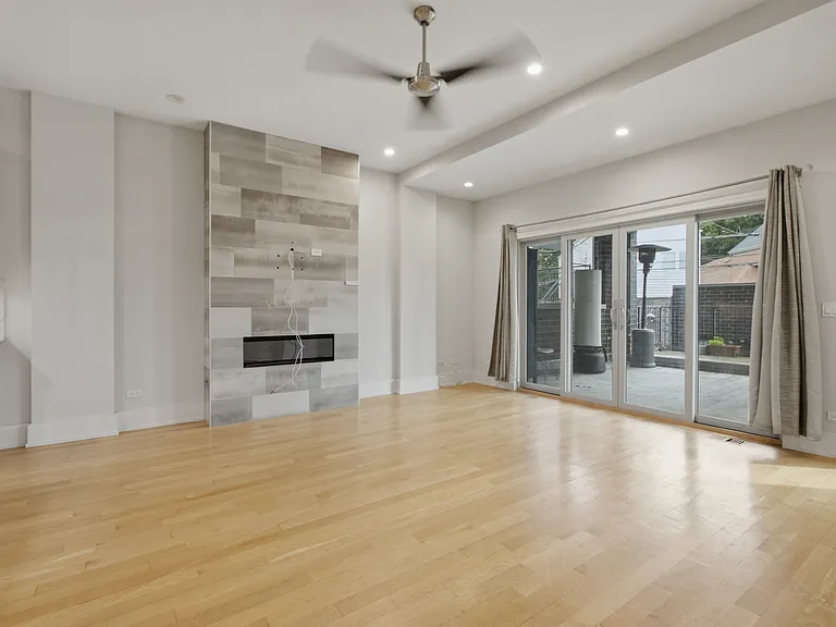 3049 N Clybourn Ave #1 — Photo 8