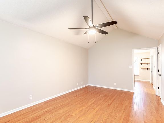 4th image of 2805 Pam Dr