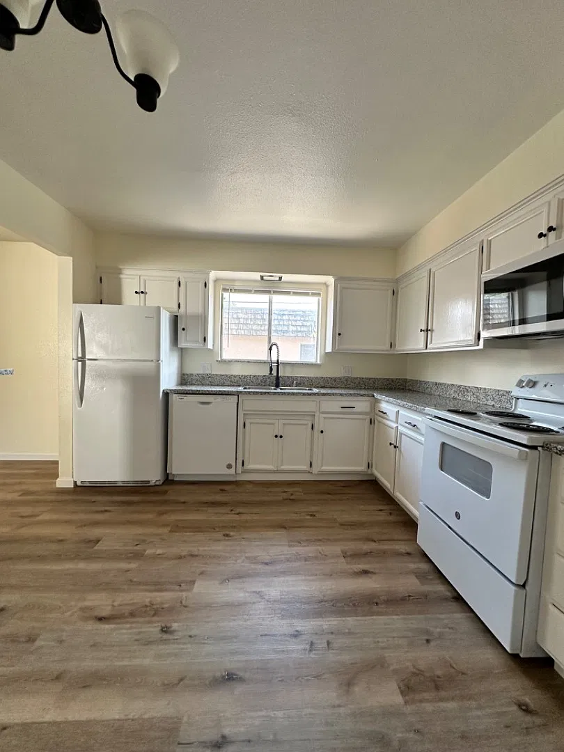 3318 E Sierra Madre Ave - 3312 - F — Photo 2