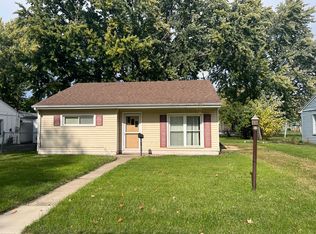 2106 Chestnut Ave, Sterling, IL 61081